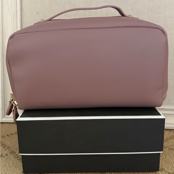 Bergdorf Goodman Lilac Large Travel Makeup Bag w gold hardware NWOT - Picture 3 of 16